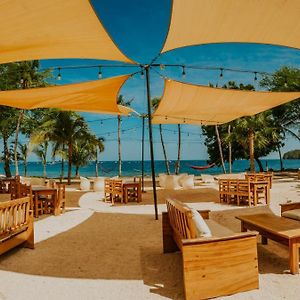Cafe De Playa Beach Front Hotel